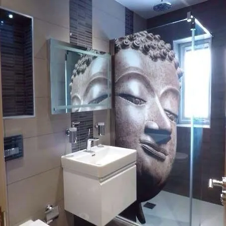 Shreyas Cottage Blackburn  Room photo